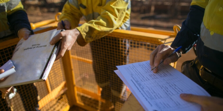 Performing a Job Safety Analysis (JSA) in Construction