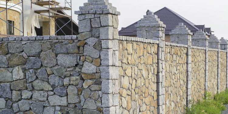 Tips to Build a Property Fence That Everyone Will Love