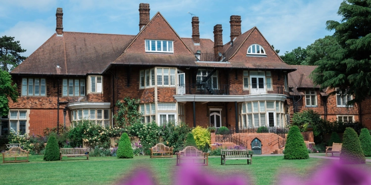 United Kingdom’s Beacon of International Education: Top 10 Schools for Global Minds