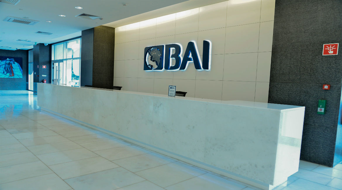 A Comprehensive Guide to Cape Verde’s Commercial Banks: Services, Contacts, and Key Information