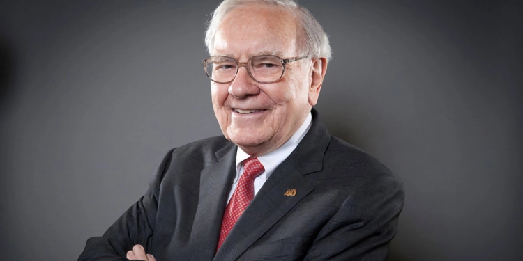 Warren Buffett Cuts Berkshire Hathaway’s Apple Holdings Amid Analyst Concerns