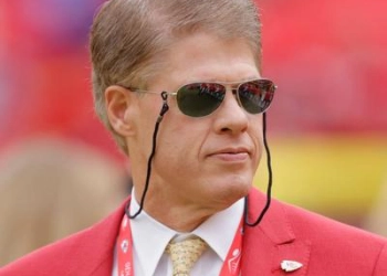 Clark Hunt Net Worth