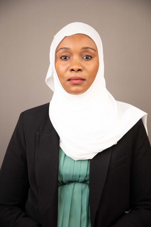 Hon. Mnyazi, Amina