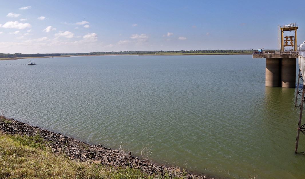 Kamburu Dam