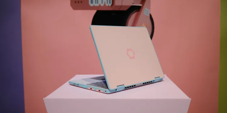 Mint and Pink: A Closer Look at the Backflipping Framework Laptop 12