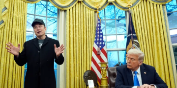 Photos: Elon Musk takes the floor in Trump’s Oval Office