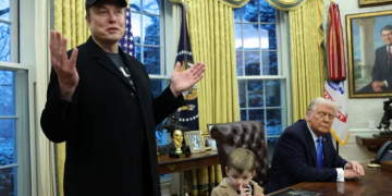 Photos: Elon Musk takes the floor in Trump’s Oval Office