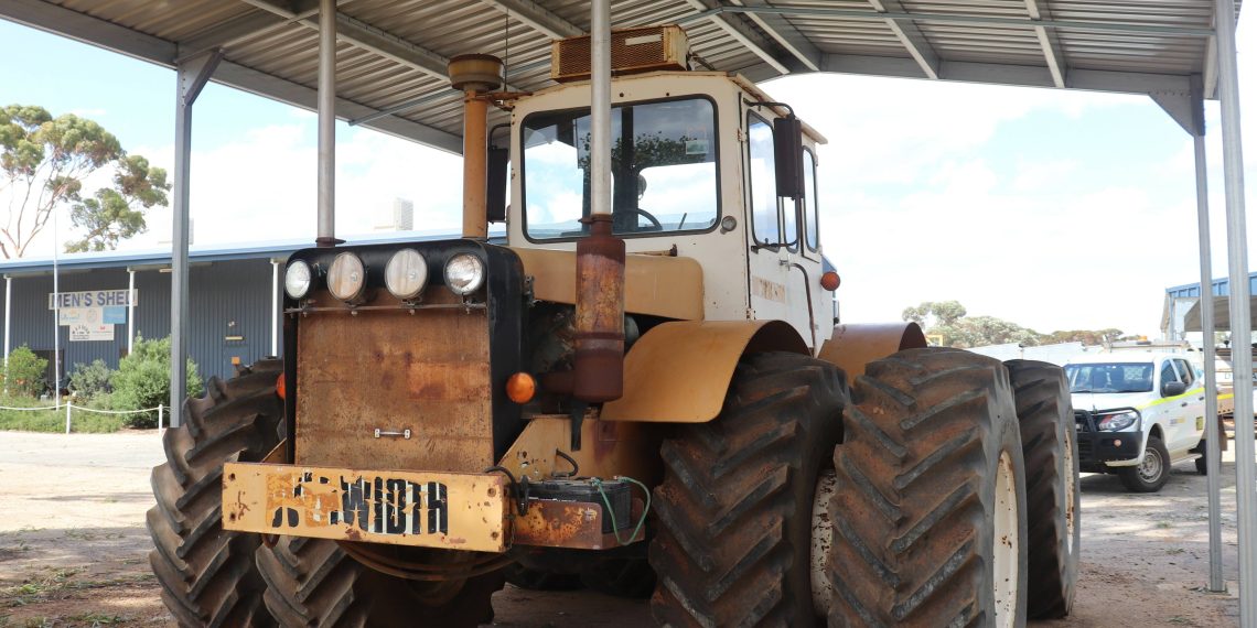 Acremaster Farm Tractors