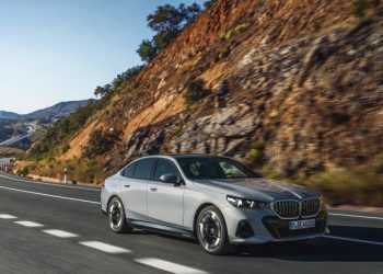 BMW i5 eDrive40 81.2 kWh: Sleek EV Sedan With 480 km Range