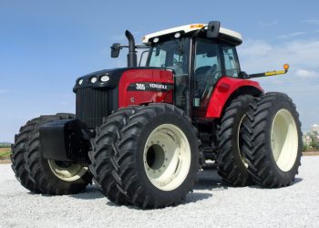 Buhler Versatile Farm Tractors: A Legacy of Four-Wheel Drive Power