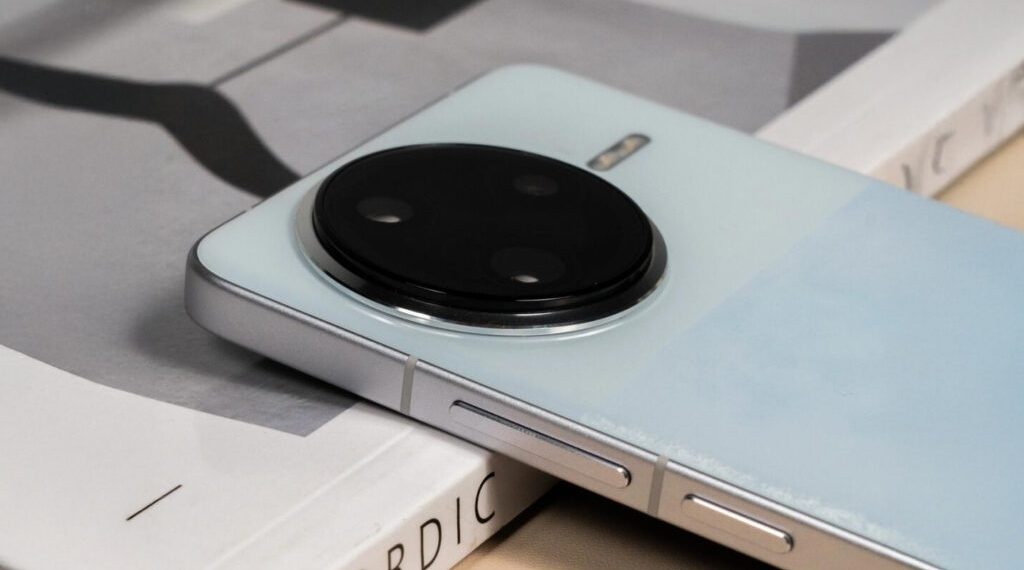 Poco F7 Ultra Review: Ultimate Performance Redefined