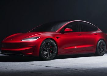 Tesla Model 3 Performance 2024: 490km AWD Beast