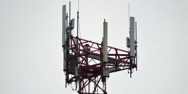 Kenya Draws More Tourists as Mobile Data Roaming Surges