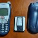 Sendo S200 feature phone with monochrome screen and color-customizable covers