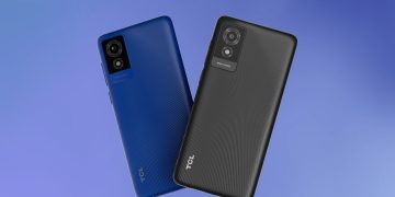 TCL 501 phone front and back showing screen and camera