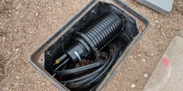 New Rules Could Force ISPs and Telcos to Share Towers and Cables