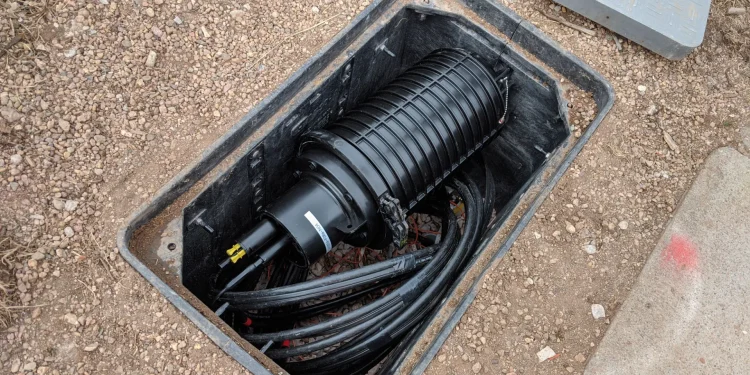New Rules Could Force ISPs and Telcos to Share Towers and Cables