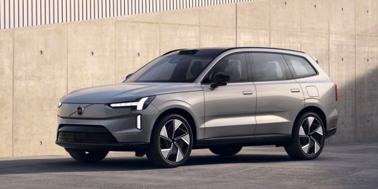 Volvo EX90 Twin Motor Review 2025