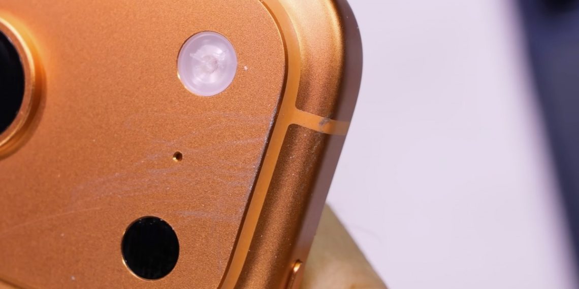 Durability Test Confirms iPhone 17 Pro Series Vulnerable to Scratches