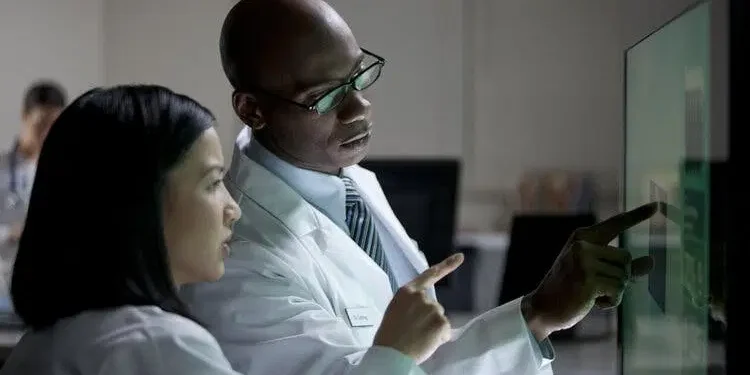 Solving Hospital Communication Challenges With Digital Signage