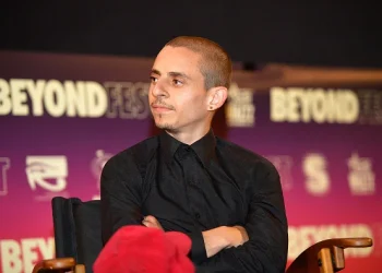 Moisés Arias Net Worth