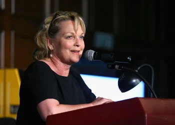 Pamela Reed Net Worth