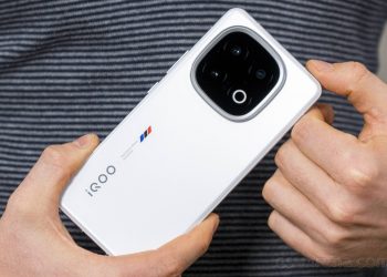 The iQOO 15: Color-Changing Back and Exciting Features Revealed