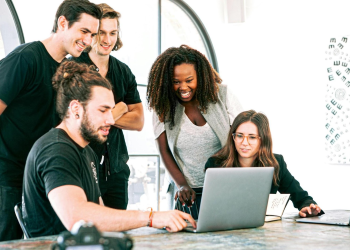 Discover essential startup financial tips covering costs, funding, accounts, and cash flow to ensure your business thrives.