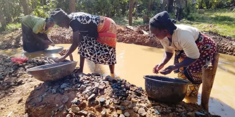 Kichutu Gold Mine: Artisanal Elbow Grease in Vihiga
