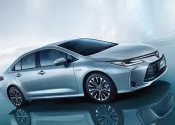 Toyota Corolla 2025 Launched – 38 KM/L Mileage, Premium Design & Affordable Price