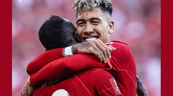 Sadio Mané Honors Roberto Firmino: “He’s the Only Player Whose Shirt I Have Hung Up in My House”