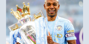 Fernandinho Announces Immediate Retirement from Football