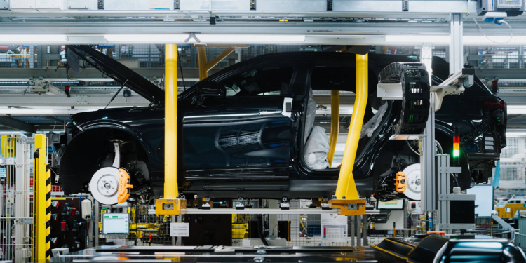 China NEV Sales Surge as November Retail Hits 554,000 Units