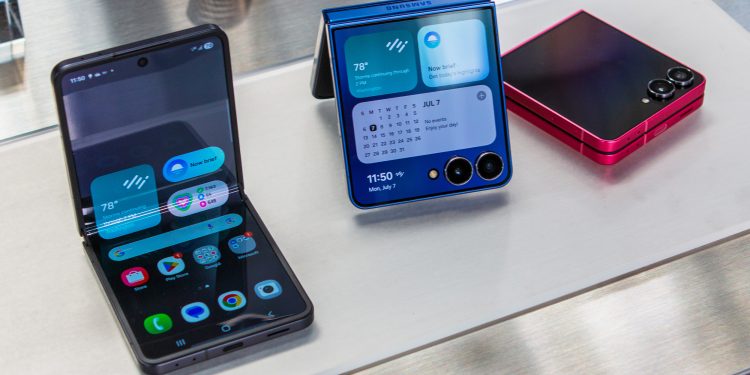 Samsung Plans Thinner, Lighter Galaxy Z Flip8 Upgrade