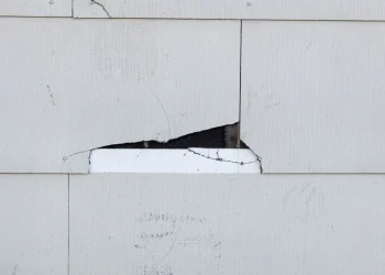 Asbestos Siding: Risks, Identification, and Removal Tips