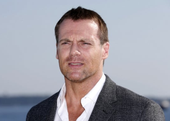 Michael Shanks