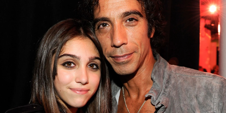 Carlos Leon Net Worth: $5 Million