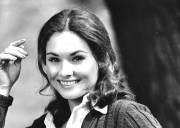 Lori Saunders Net Worth: The Actress Who Defined Bobbie Jo Bradley