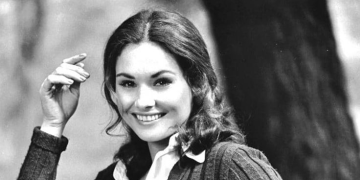 Lori Saunders Net Worth: The Actress Who Defined Bobbie Jo Bradley