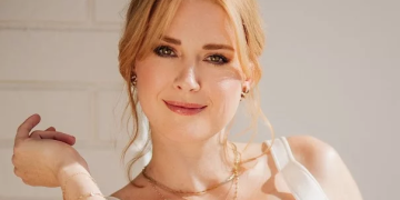 Alexandra Breckenridge