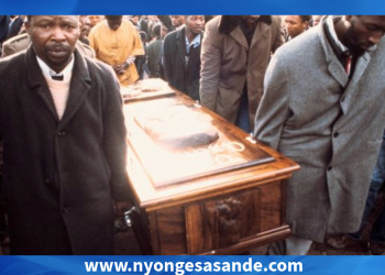 Black People's Convention members carrying Steve Biko coffin funeral 1977