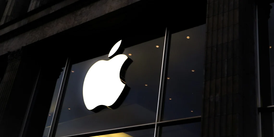 Apple Reshuffles Hardware Leadership to Accelerate Product Development