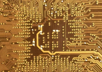 Apple Broadcom Deal Deepens US Manufacturing Push